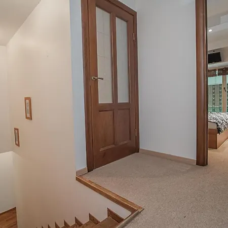 Luxury Apartmens In City Center! شقة